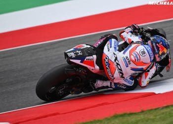 ‘Tornou-se claro, não por razões desportivas, que precisavam de um piloto italiano’ – Oliveira sobre o ‘negócio’ entre Aprilia e Bezzecchi