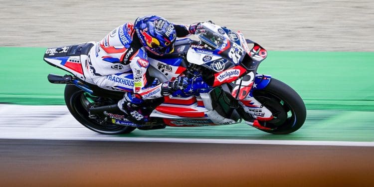 Miguel Oliveira em nono num dia de testes inútil devido à chuva