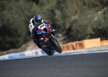 Bagnaia e Rossi em ação nos testes do WSBK em Portimão; Toprak Razgatlioglu lidera