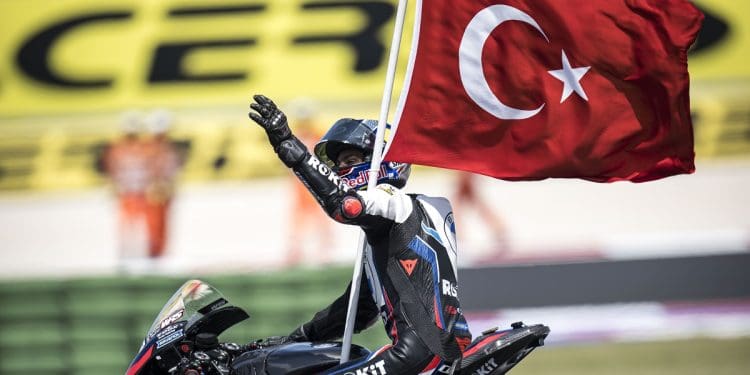 ‘Toprak Razgatlioglu quer ir para o MotoGP, mas não será possível antes de 2026’ – Kenan Sofuoglu