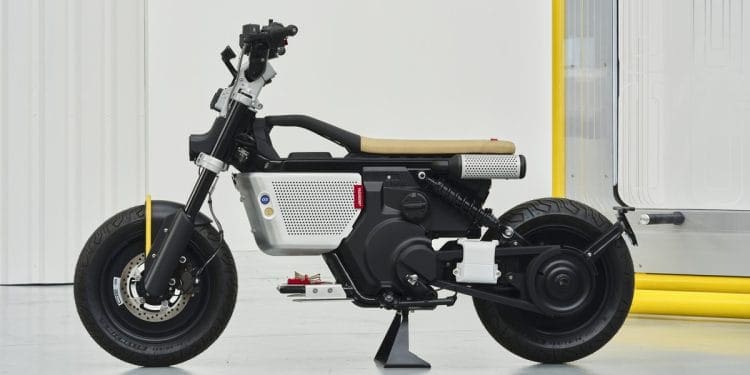 Galeria: Moderna e retro, eis a BMW CE 02 x Vagabund