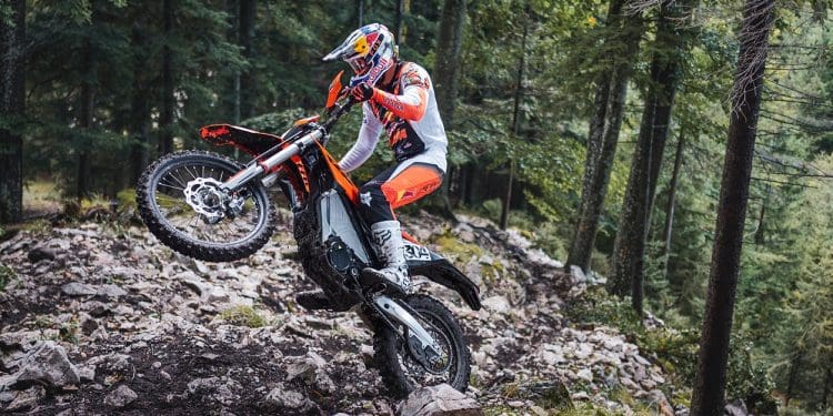 Vídeo: KTM ataca off-road com a Freeride E 2025