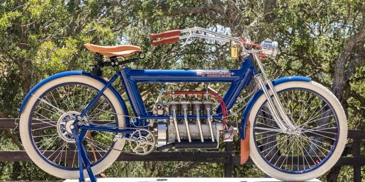 Moto centenária pioneira à venda e pode ser sua