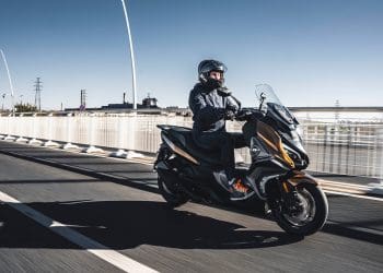 QJ Motor Fort 350 (4.0), a nova maxi-scooter que faz lembrar uma BMW