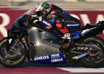 ‘A aderência é horrível, agressiva, e só consigo fazer 0,2s de diferença com um pneu novo, é inaceitável’ – Fabio Quartararo