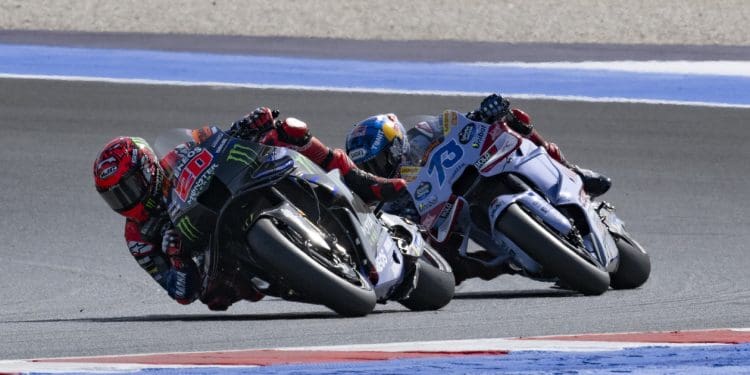 Fabio Quartararo e as «queixas» dos pilotos com motos com motor V4: ‘Eles têm a sorte de ter tração, para nós é o oposto, não existe’