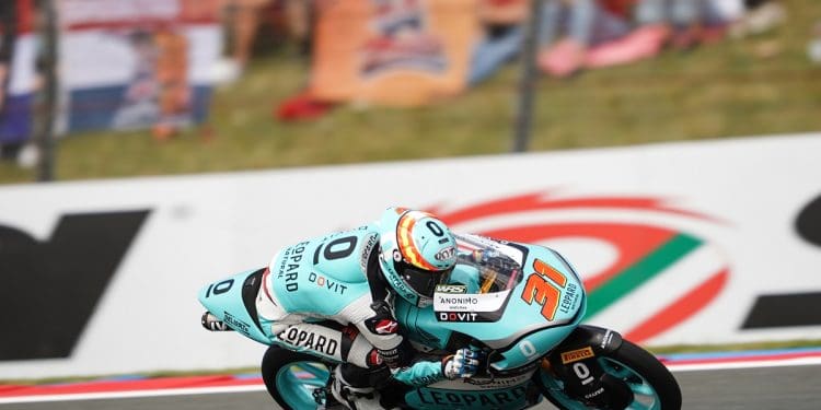 Nova volta recorde vale liderança a Adrián Fernández no treino 2 de Moto3