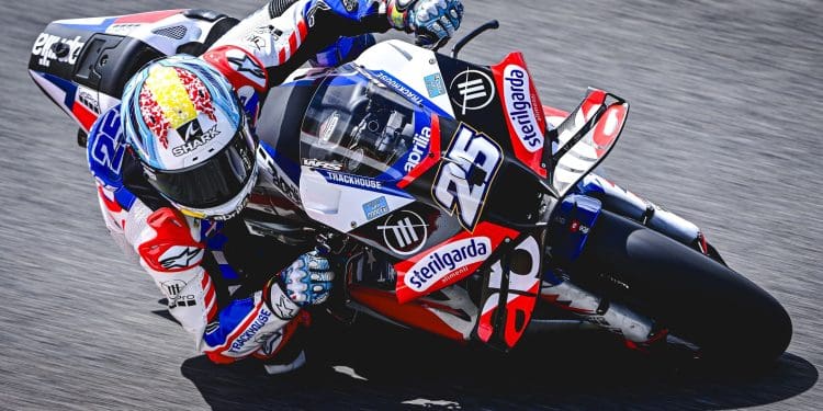 Raúl Fernández terá a Aprilia RS-GP 24 de Silverstone; Suspense sobre Miguel Oliveira, poderão finalmente haver mais novidades?