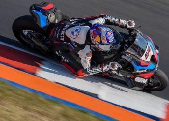 Razgatlioglu abre domingo com melhor tempo no Warm Up, de olho na décima vitória consecutiva em Most