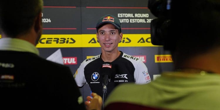 Toprak Razgatlioglu com ‘zero stress’, e sem pensar no título do SBK no Estoril: ‘O meu objetivo é vencer a corrida; Não fiquei feliz em Aragão’