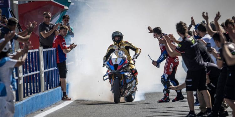 2024 de Toprak Razgatlioglu em revista: Muitos recordes que culminaram no primeiro título mundial do WSBK para a BMW