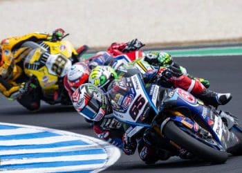 Jonathan Rea ‘frustrado’ depois de cair em Phillip Island quando estava ‘a começar a sentir-se confiante’; Fisicamente não há problemas graves
