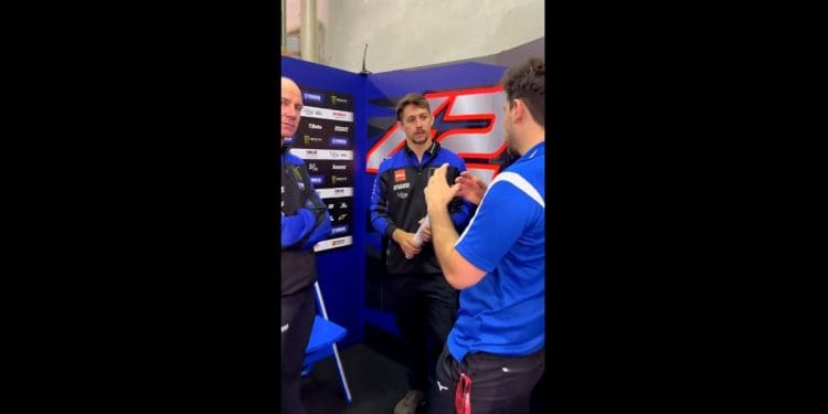Vídeo: A primeira visita de Remy Gardner à box da Yamaha no MotoGP
