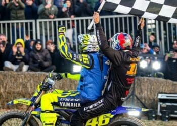 Valentino Rossi e Luca Marini dão show e vencem os 100 Km dei Campioni