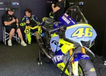 Valentino Rossi em ação no Autódromo Internacional do Algarve em Portimão