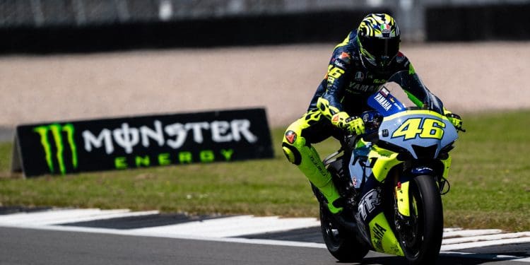 ‘Uma ótima ideia, e foi fantástico partilhar a pista com o John McGuinness, John Hopkins; Sinto-me o mais velho’ – Valentino Rossi