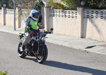 Protótipo da Triumph Street Triple 2026 apanhado pela primeira vez