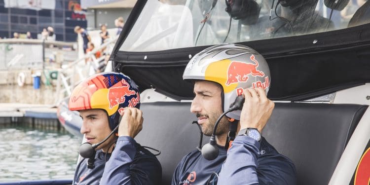 Vídeo: Daniel Ricciardo e Marc Márquez num improvável duelo… na Vela