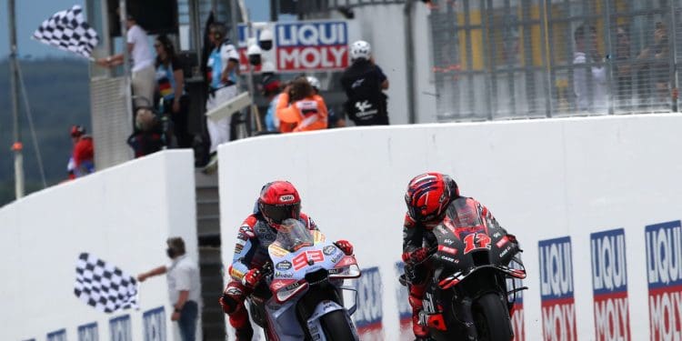 ‘Última curva, ultrapassagem à desesperada do Marc Márquez…’ – Dani Pedrosa