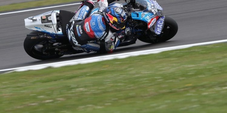 Miguel Oliveira afastado da Q2 arranca de 15.º nas corridas de Silverstone