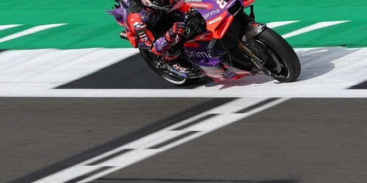 Jorge Martín ditou ritmo num FP1 do GP da Áustria marcado por bandeira vermelha; Miguel Oliveira em 23.º