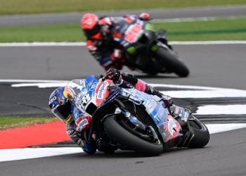 Acidente com Raúl Fernández tira Miguel Oliveira da corrida na primeira volta em Silverstone