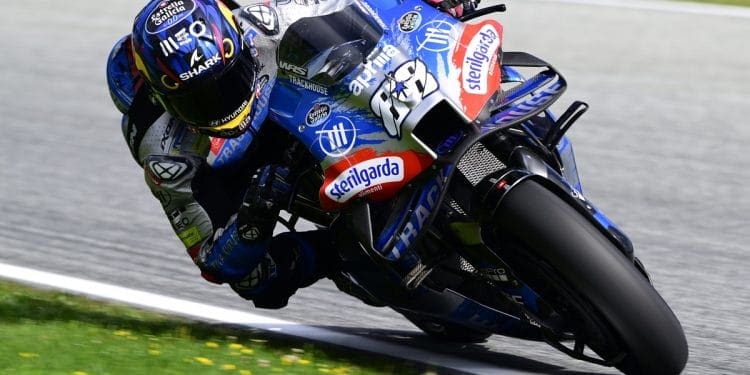 Miguel Oliveira sonhou com os pontos, mas caiu para 13.º no fim da corrida Sprint do GP da Áustria