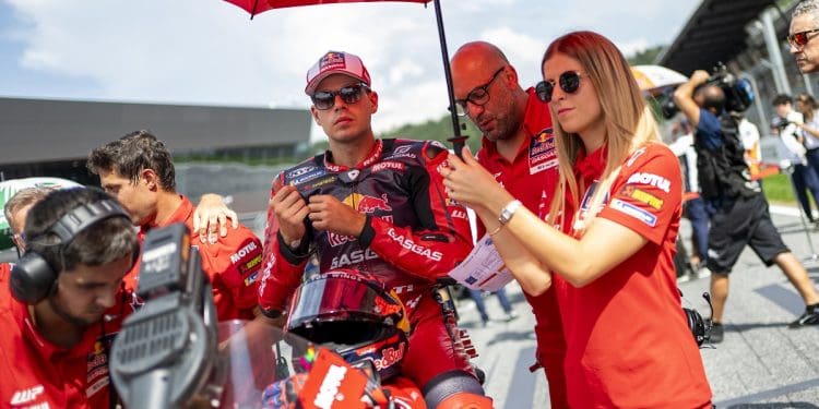 Augusto Fernández garante que vai pilotar uma moto de MotoGP em 2025