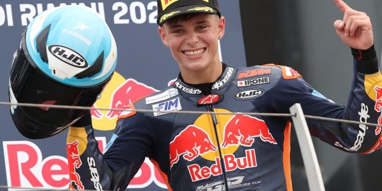 Valentin Perrone sobe ao Moto3 em 2025 com a Tech3