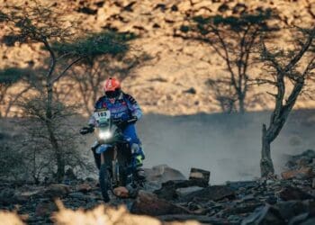 Alessandro Botturi impôs-se na Etapa 5 da Africa Eco Race, mas não destronou Jacopo Cerutti