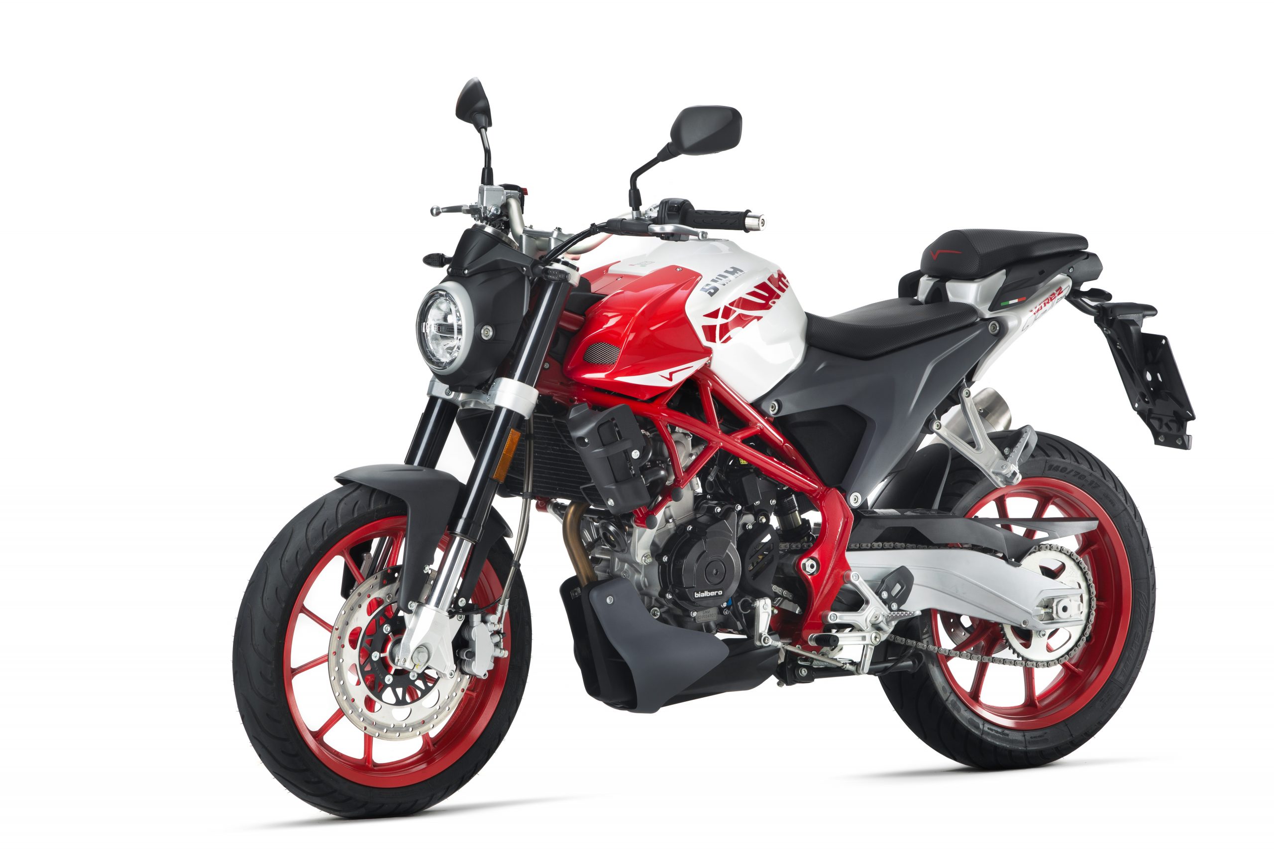 SWM Varez 125 ABS: Uma naked desportiva italiana com pedigree