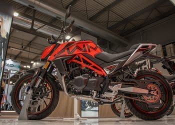 HOKU 400: Naked de média cilindrada que lhe vai garantir diversão com muito estilo