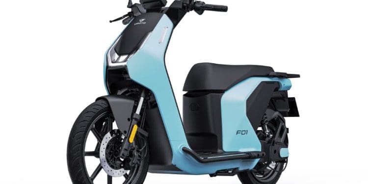 Robusta e elegante, preparada para os desafios urbanos, conheça a Super Soco F01