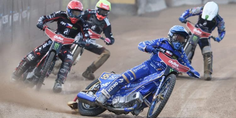 Já ouviu falar do Speedway? Conheça mais sobre o desporto e motos mais radicais do motociclismo