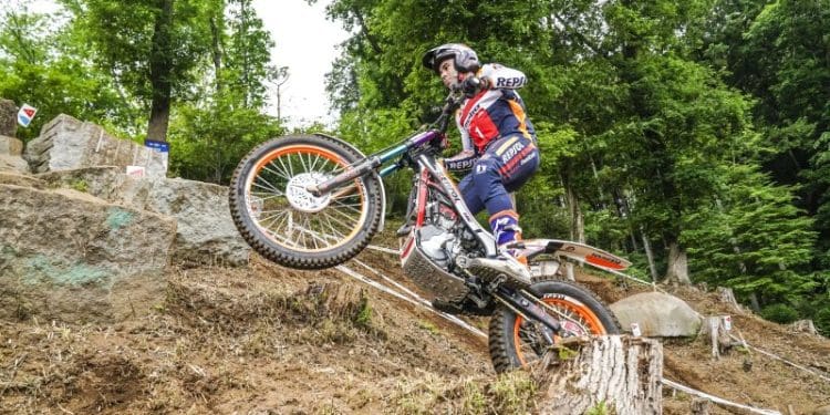 Toni Bou e Emma Bristow conquistam vitória no Taisei Rotec TrialGP do Japão