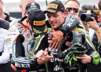 Corrida Superpole para a história: Quatro anos depois Alex Lowes regressou às vitórias; Razgatlioglu fez primeiro pódio com a BMW