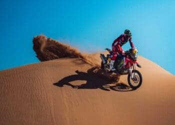 Tosha Schareina começa Dakar como o mais rápido no Prólogo