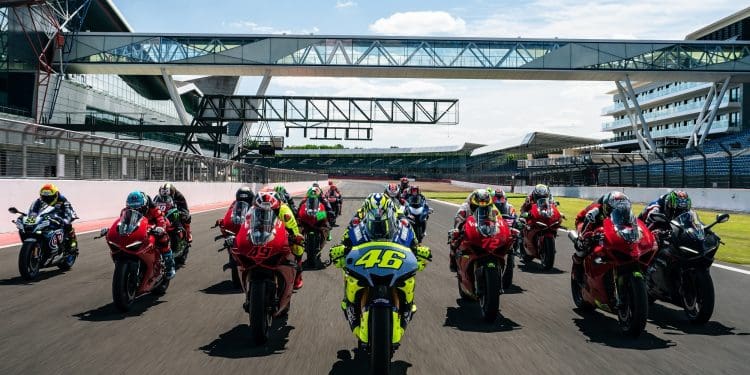 Silverstone acolheu dia ‘Track Day de Lendas’ absolutamente épico, com vídeo