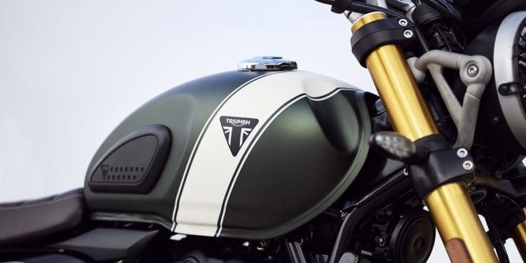 Triumph apresenta duas novas 400 ainda este ano
