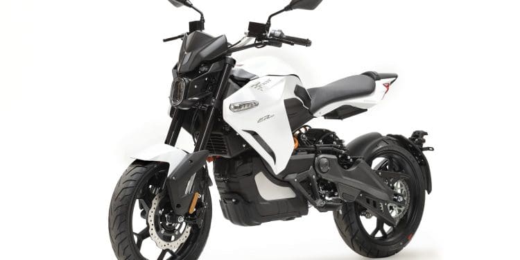 VOGE ER10: Uma naked elétrica inovadora com design vanguardista