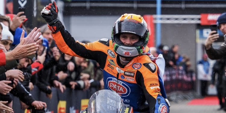 Glenn van Straalen teve uma vitória espetacular no WSSP, em casa, depois de ter estado 10s atrás: ‘Foi simplesmente incrível’