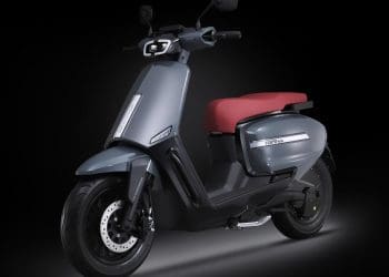 Velocifero Tennis E, uma scooter elétrica prática que é uma alternativa (literal) à gasolina