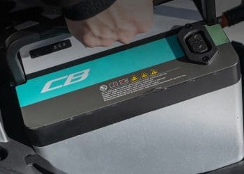 Vmoto revela bateria impressionante: 30 minutos para carregar de 0 a 80%