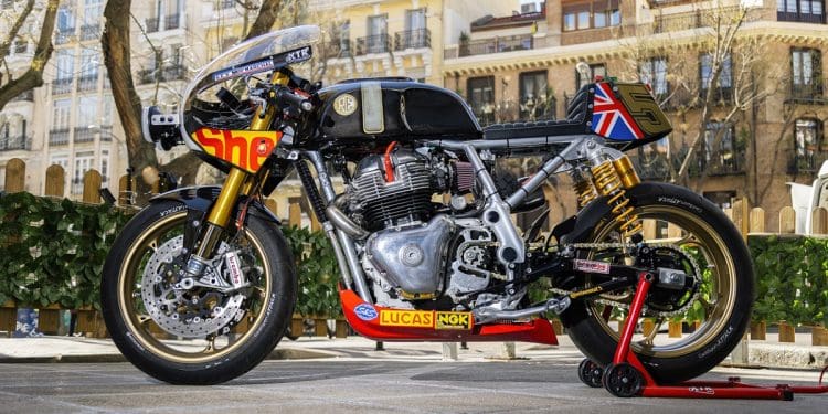 Prepare-se para ficar de queixo caído com a Royal Enfield «Black Fury»