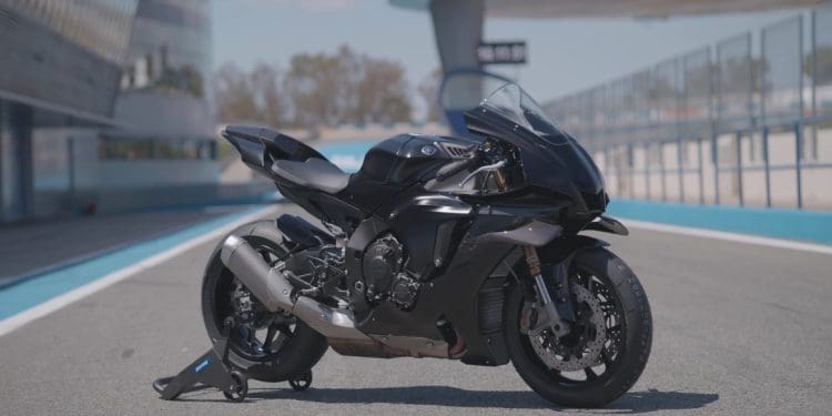 Vídeo: A apresentação da nova Yamaha R1