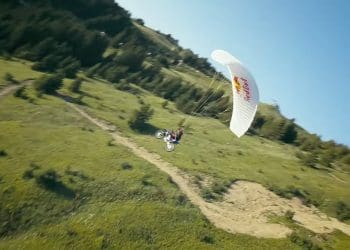 Pilotar, e voar… literalmente, elevado a um novo «nível»… Há mesmo malucos para tudo