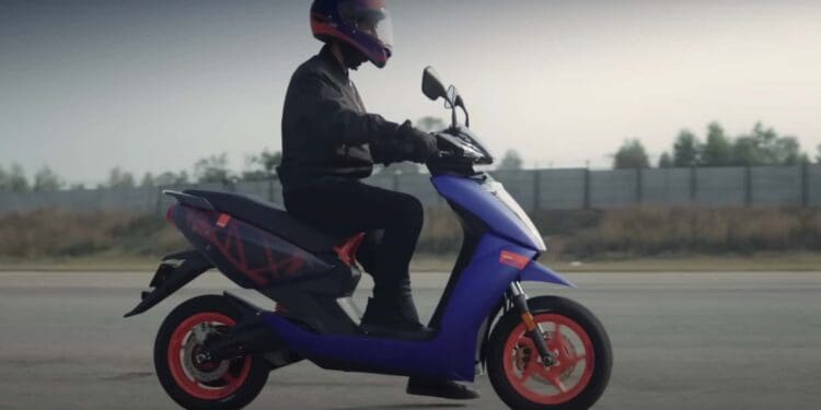 A nova scooter eléctrica 450 Apex da Ather Energy apresenta um grande desempenho