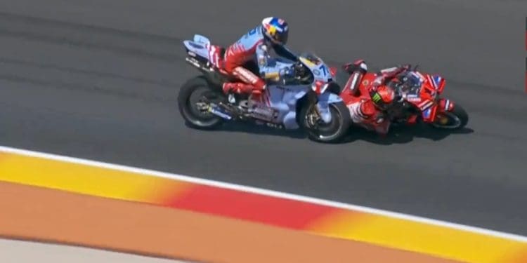 Miguel Oliveira aponta o dedo a Álex Márquez e recorda… o seu caso: ‘É culpa dele, provocou a queda; Eu fui penalizado por muito menos’