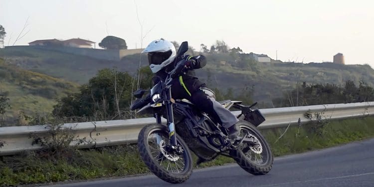 Ensaio – Sur-Ron Ultra Bee – brinquedo de adultos