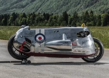 BMW R1200 R LC: Fusão única, e customizada, entre aviação e motociclismo